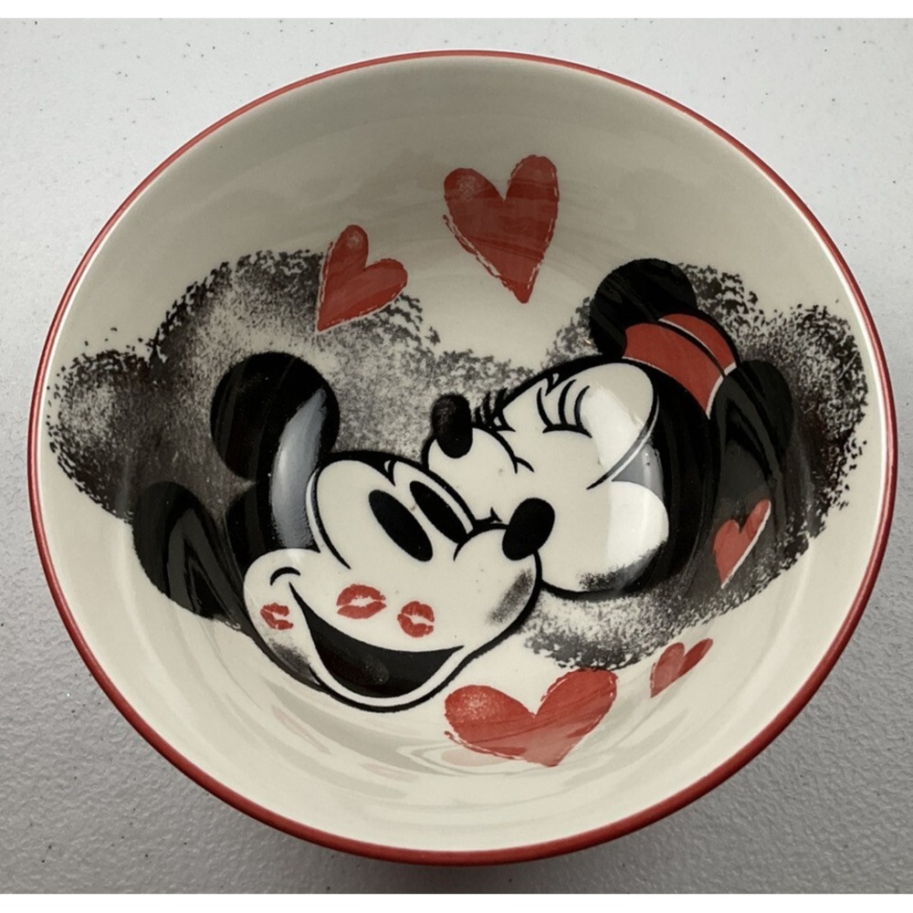 Disney Mickey Minnie Mouse Kissing Hearts Ceramic Bowl Red White Valentines Day